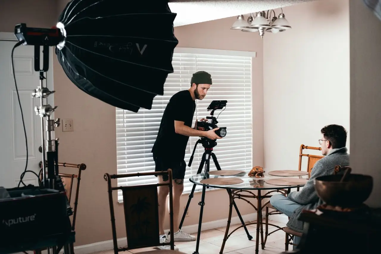 Bild- und Lichtgestaltung in einem professionellen Videostudio