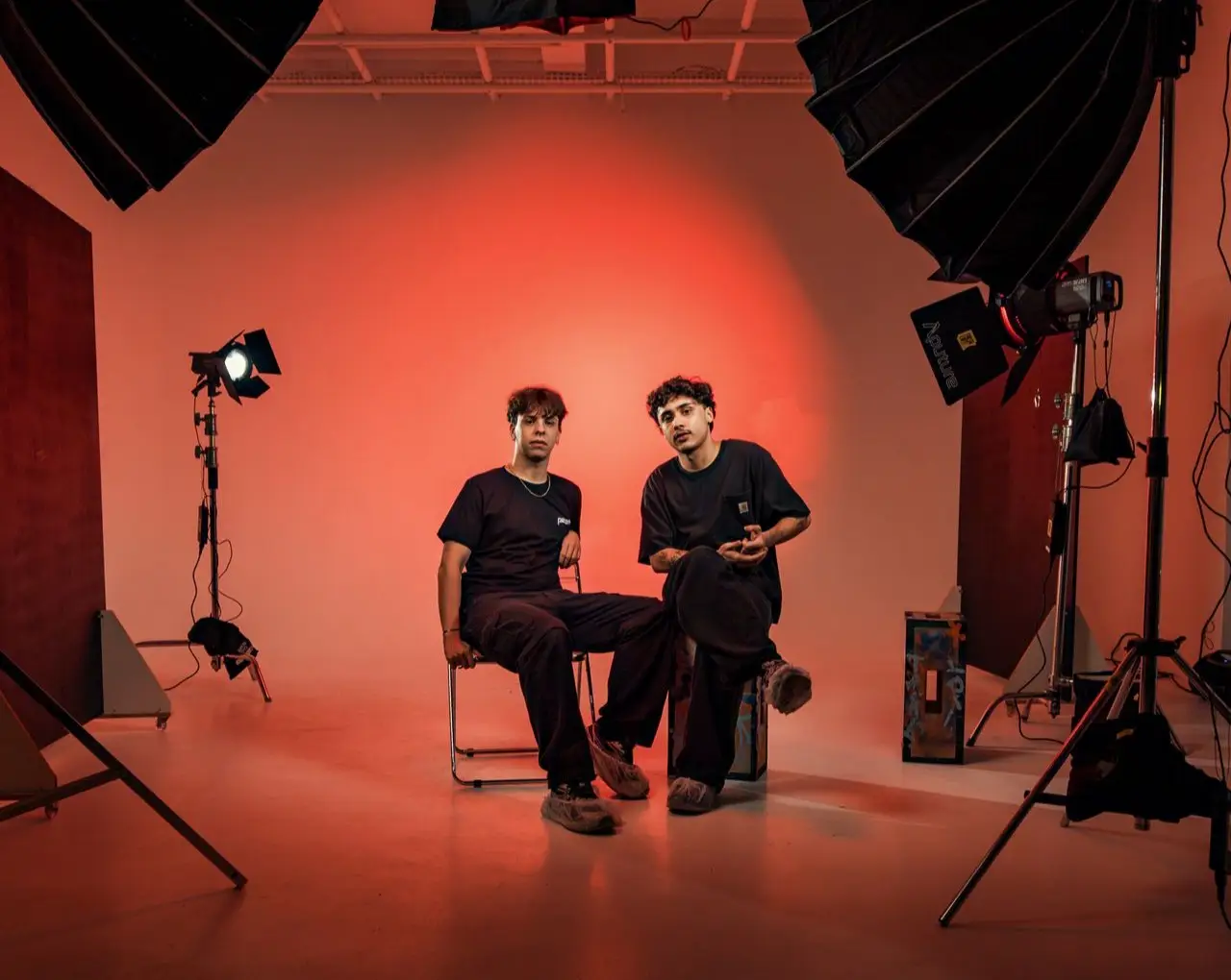 Professionelles Videostudio mit Licht und Kameratechnik