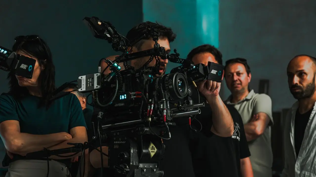 Professionelles Videostudio mit Licht und Kameratechnik
